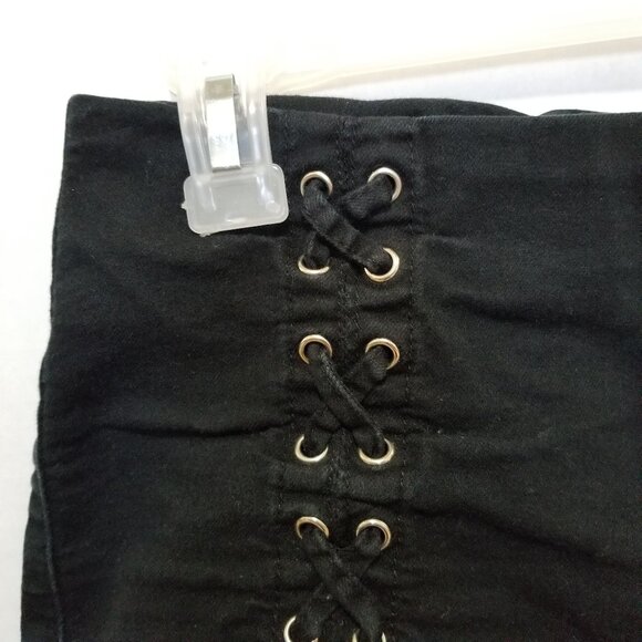 Rue 21 shorts 5/6 decorative eyelet lace up front stretch shortie goth punk - Picture 3 of 15